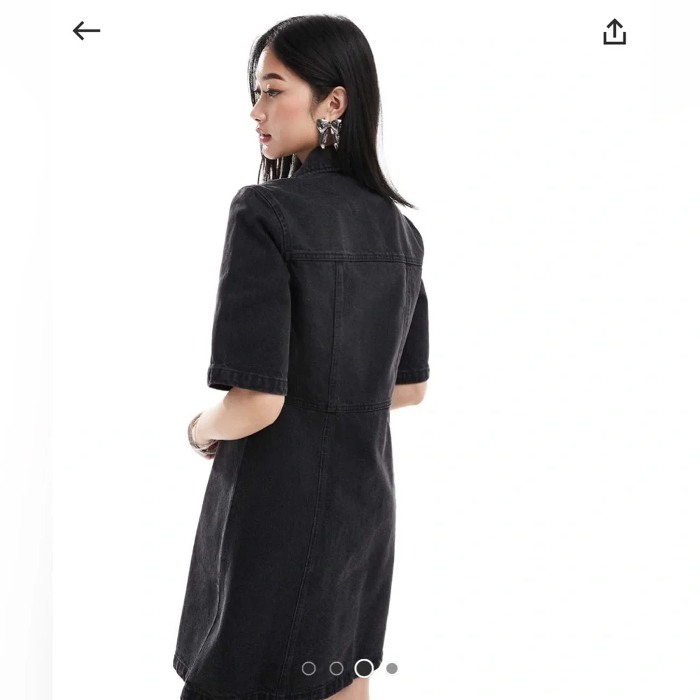 MONKI denim mini shirt dress in washed black • SIZE 4 • BRAND NEW WITH TAGS - Picture 2 of 4